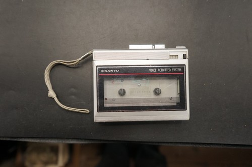 Sanyo microcassette recorder - sanyo,